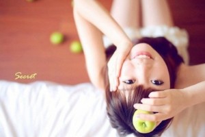 女生心情說說：能沖刷一切的除了眼淚，就是時